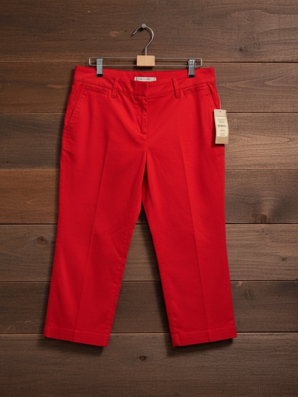 Valerie Stevens Red Capri Pants​